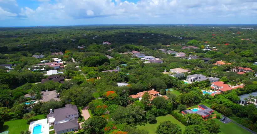 Pinecrest, Miami — A Cheat Sheet for Buyers, Visitors, & the Curious